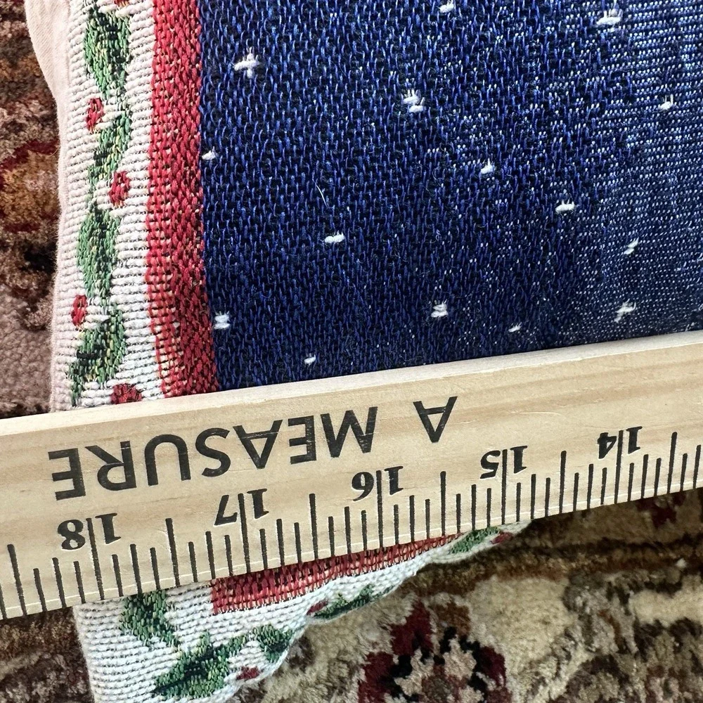 Vintage Christmas Embroidered Tapestry Throw Pillow 18 Inch Winter Town‎ Scene